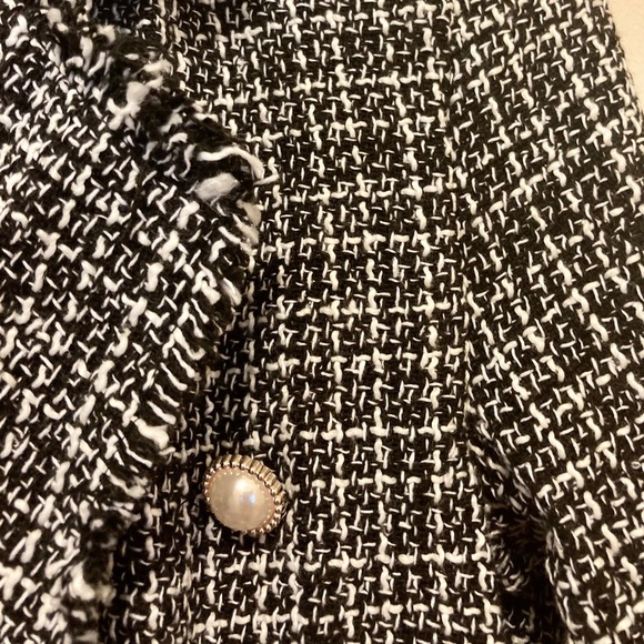 IT’S HERE!! 🛍 BLACK TWEED BLAZER - Picture 12 of 16